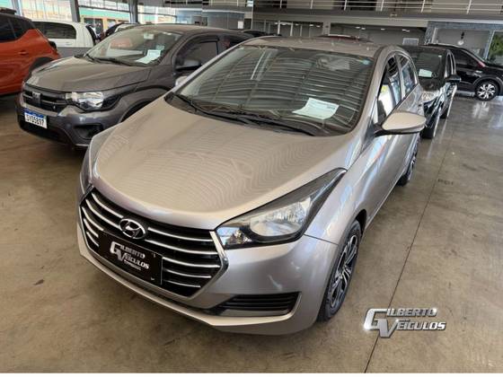 HYUNDAI HB20 1.0 COMFORT PLUS 12V TURBO FLEX 4P MANUAL HYUNDAI HB20 1.0 COMFORT PLUS 12V TURBO FLEX 4P MANUAL